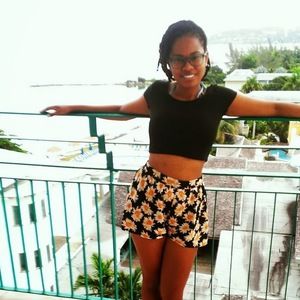 Meet your Posher, Marquilia